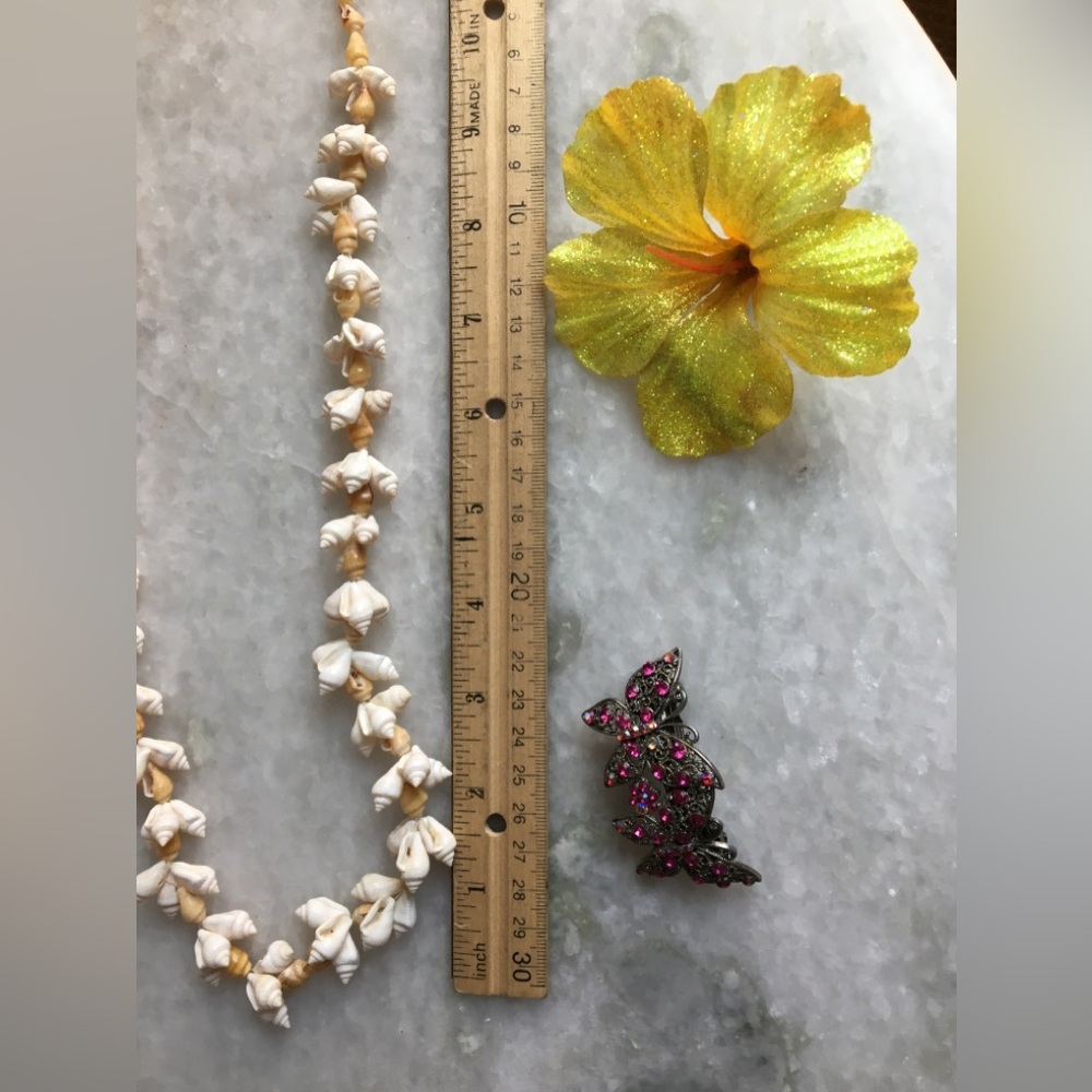✨Long shell necklace, Pink Butterfly Hair-clip &Yellow glitter Flower Barrette ✨ - Picture 3 of 16